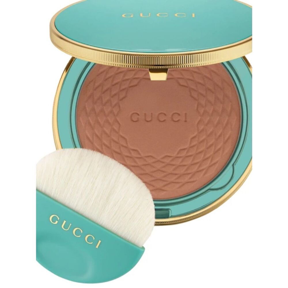 Gucci
Sun-Kissed Glow Powder Bronzer in 02